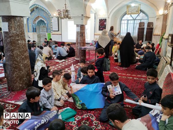  دانش‌آموزان همدانی یاد شهدای میناب را گرامی داشتند