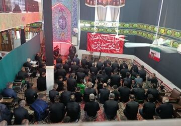 شکوه عزاداری حسینی در روستای مومن آباد قم
