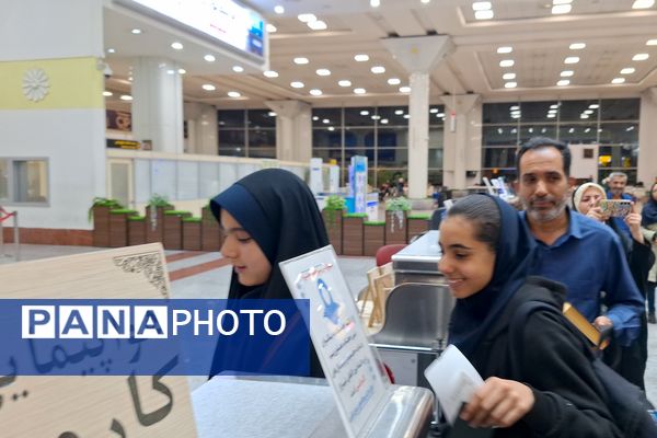  اردوی پیشتازان فارس به حرم مطهر امام رضا (ع)