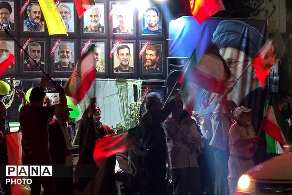 بیعت مردم در شب عید غدیروشعار ایستادگی در مسیر آرمان‌های انقلاب