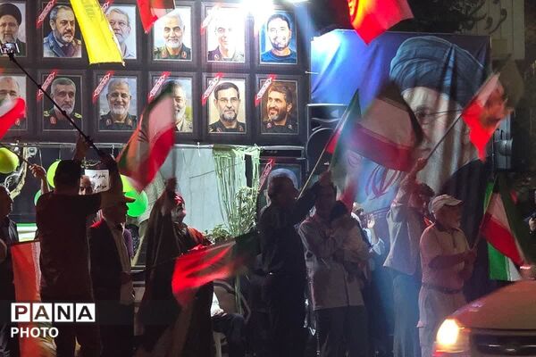 بیعت مردم در شب عید غدیروشعار ایستادگی در مسیر آرمان‌های انقلاب