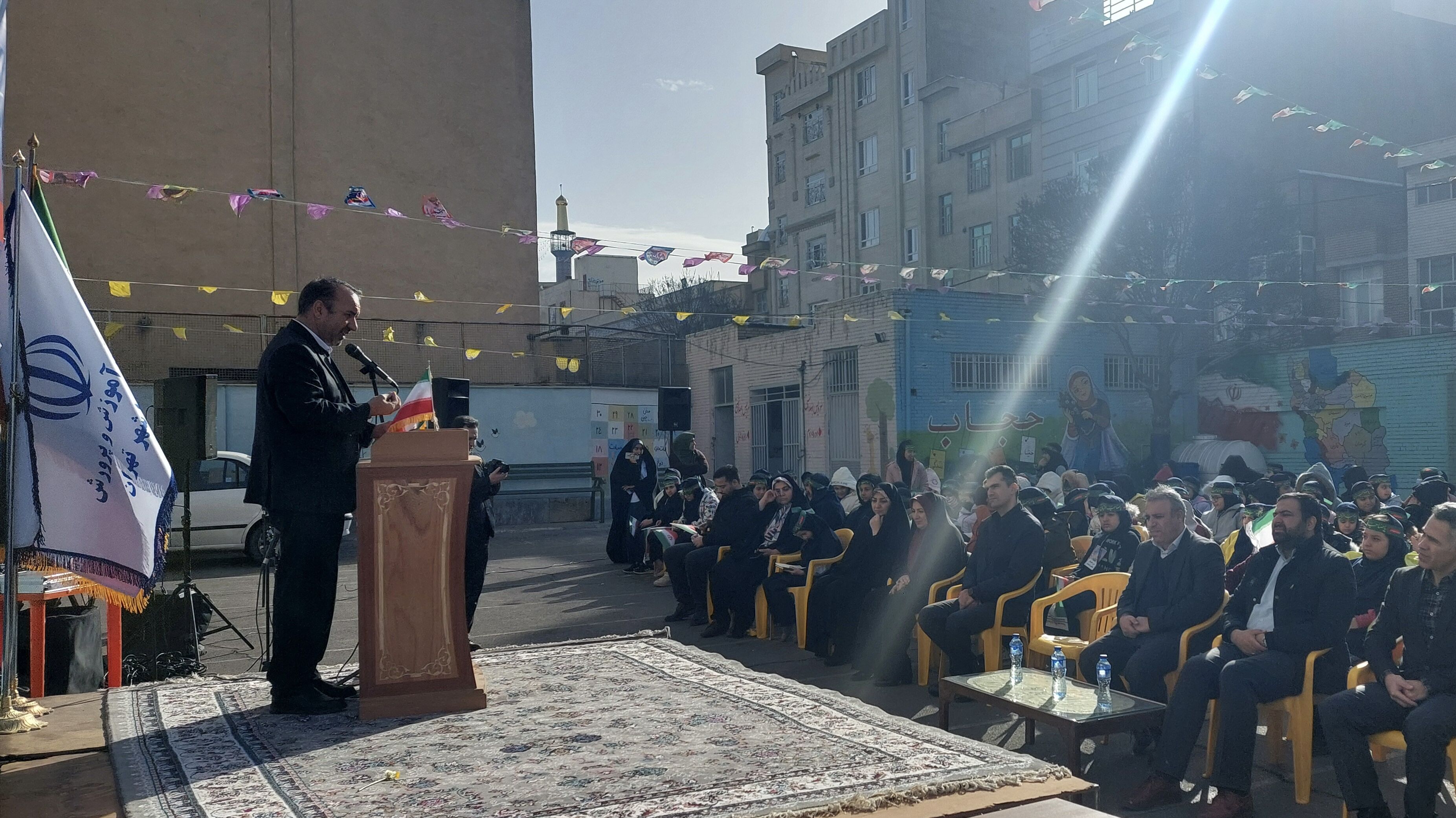 طنین زنگ انقلاب در دبستان استاد شهریار