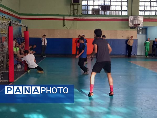 برگزاری مسابقه‌ فوتسال دانش‌آموزی توسط دبیرستان شاهد مهدیون
