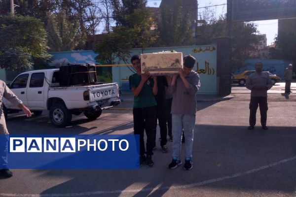 تجدید میثاق نسل نوجوان با آرمان‌های شهدا در مراسم تشییع شهید گمنام ورامین