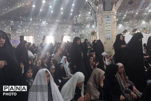 حضور دانش‌آموزان ناحیه دو شهرری به مناسبت آغاز هفته سلامت در نماز جمعه