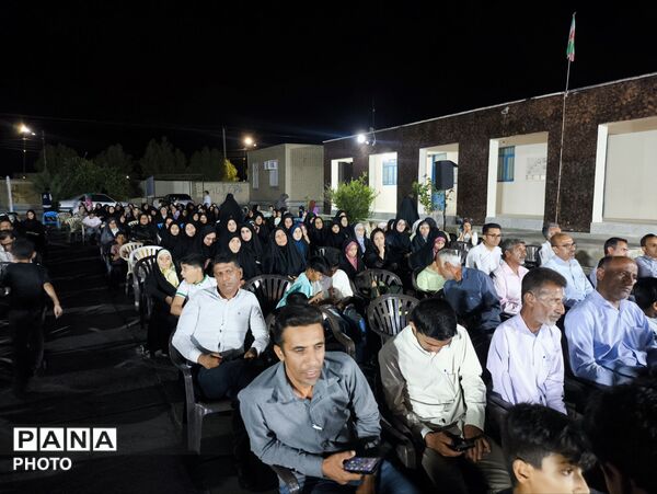 تجلیل معلمان منطقه سندرک در آیین بزرگداشت روز معلم