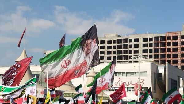 دانش آموزان شاهد تکتم ناحیه۳ ،پرچمداران راهپیمایی ۱۳ آبان