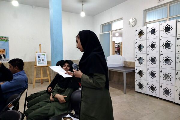  نشست نقد و بررسی کتاب در کتابخانه عمومی علامه امینی 