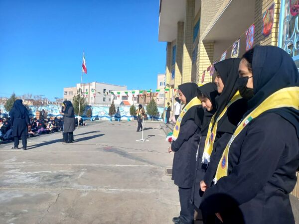 مراسم چهل وششمین سالگرد انقلاب اسلامی در دبیرستان فرهنگ مرحوم فخرایی