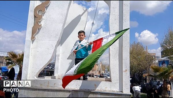 چهلم نماد ایستادگی، آن کسی که طوفان را به زانو در آورد