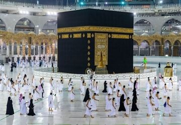 از نیمکت های مدرسه تا جوار کعبه