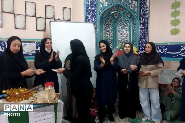 انتخابات انجمن اولیا و مربیان و تجلیل از اعضای انجمن سال گذشته در دبستان مهران