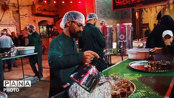 از جود چای در سوگ رهبر؛خدمت در حسینیه امام خمینی (ره)