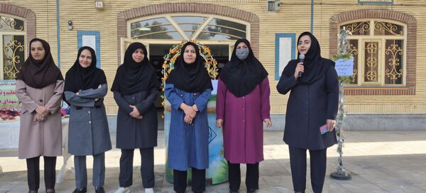نواختن زنگ مهر و زنگ نماز و ایثار و شهادت در دبیرستان  دخترانه شاهد غرویان