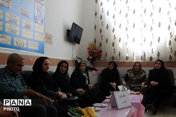 اجرای طرح خاطره سازان با حضور مدیر آموزش وپرورش شهرستان در آموزشگاه موسی صدر آشخانه