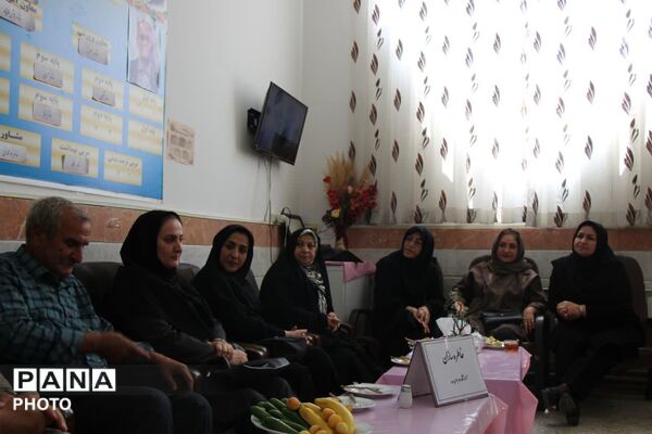 اجرای طرح خاطره سازان با حضور مدیر آموزش وپرورش شهرستان در آموزشگاه موسی صدر آشخانه