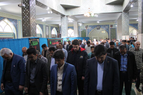مدیرکل آموزش و پرورش استان در نماز جمعه شهربن