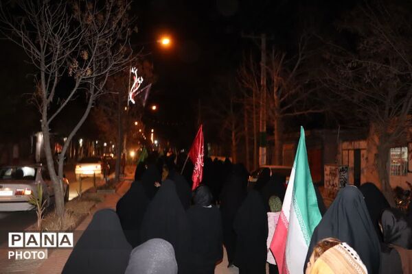 راهپیمایی باشکوه شبانگاهی در کوهنانی و اعلام حمایت مردم از رهبر انقلاب اسلامی  