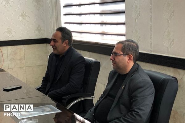 آیین سپاس مربی با حضور پیشتازان سازمان دانش آموزی در ناحیه دو شهرری 