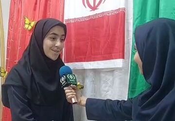 جشن انقلاب در مدرسه اخوان کریمی قم