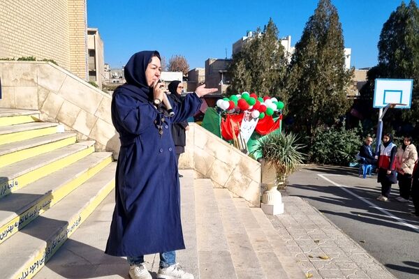  مانور زلزله در مدرسه فرزانگان ورامین