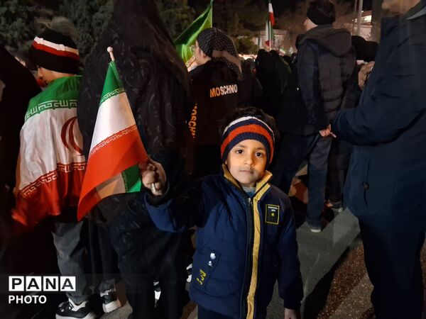  دهه نودی ها طراوت بخش اجتماعات شبانه در بلوار فضل نیشابور