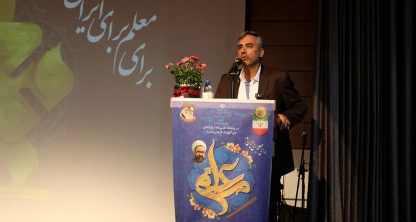 همایش بزرگداشت مقام معلم آموزش و پرورش ناحیه 2 زنجان