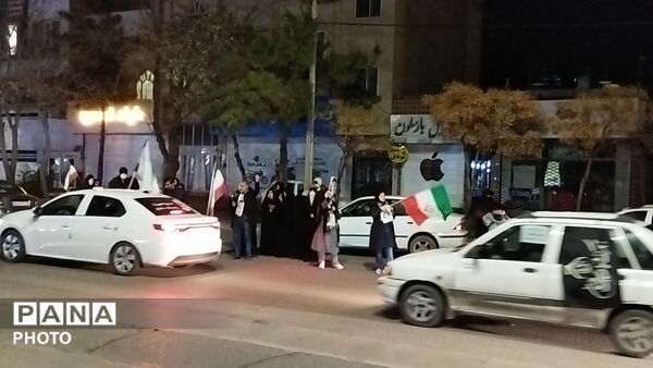 راهپیمایی ها در نیشابور همچنان ادامه دارد 