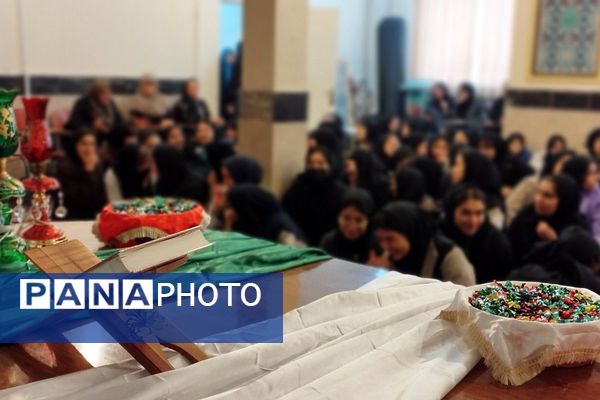جشن نیمه شعبان در دبیرستان دخترانه صدیقه طاهره ناحیه یک شهرری 