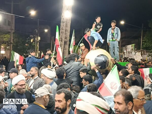 از پاسداران انقلاب در شب مقاومت و خونخواهی تجلیل شدند