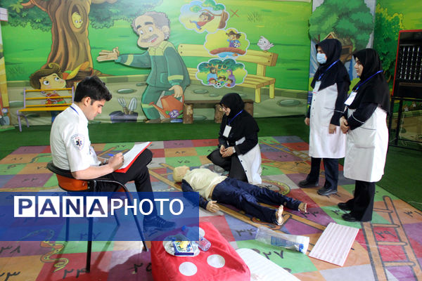 رقابت‌های مراقبین سلامت قم در بخش امداد و نجات