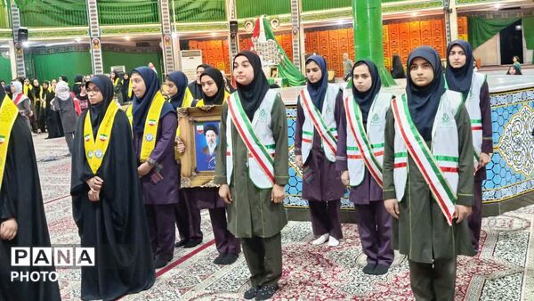 جشن بیست‌وهفتمین سالگرد تاسیس سازمان دانش آموزی توسط پیشتازان یزدی