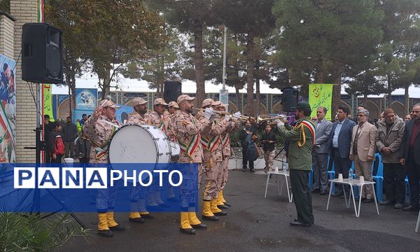  غبارروبی مزار شهدا در نیشابور 