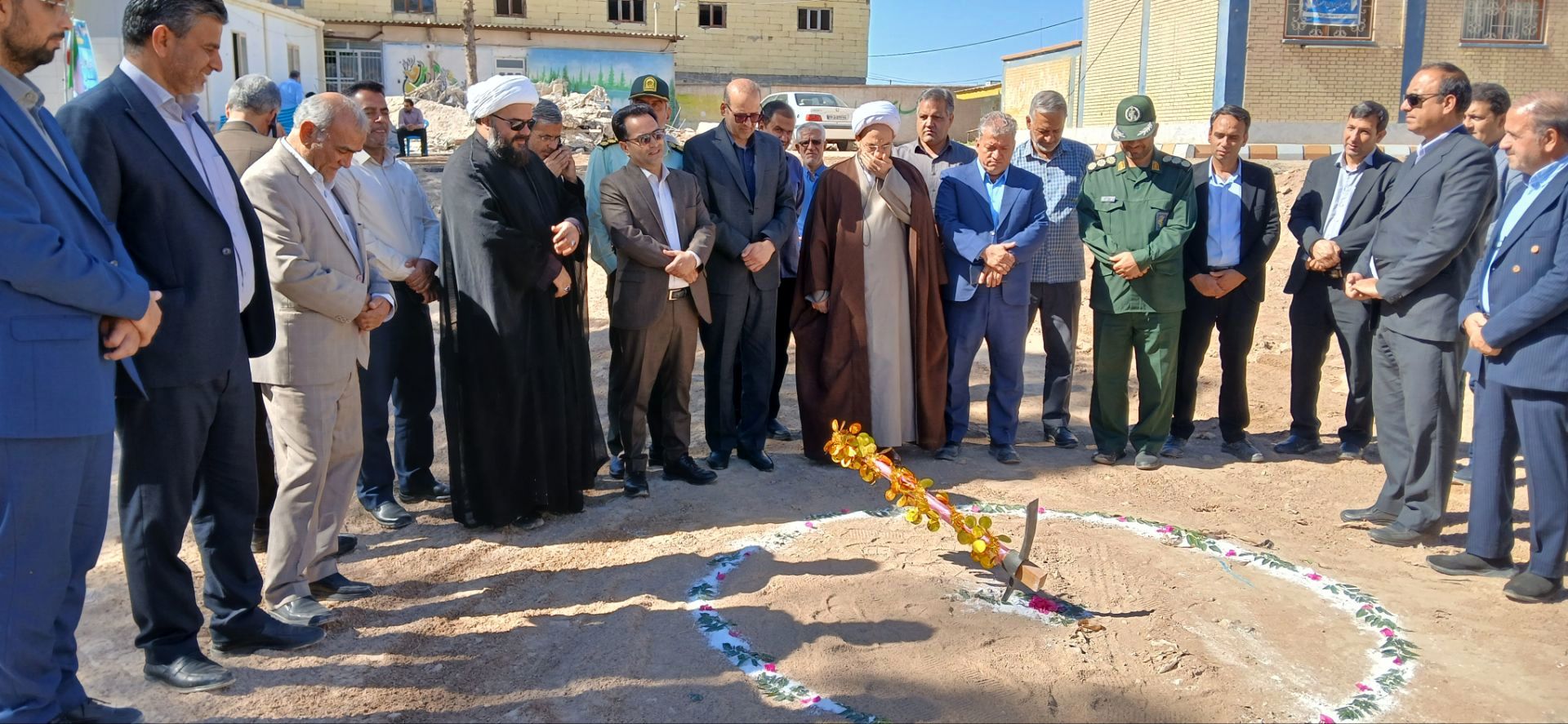 آیین کلنگ‌زنی دبستان ۹ کلاسه شهید هلالی خلیل آباد