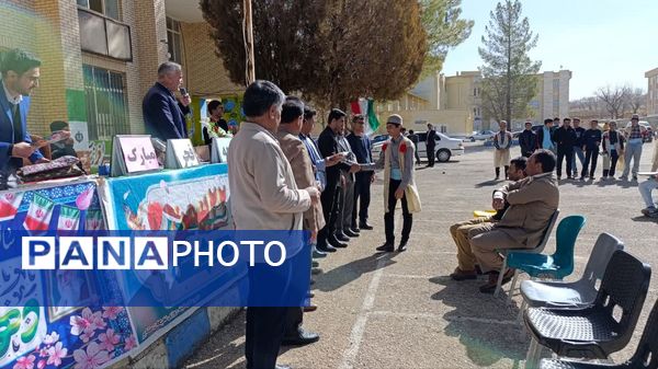 جشن انقلاب در مدرسه نخبگان عشایر 