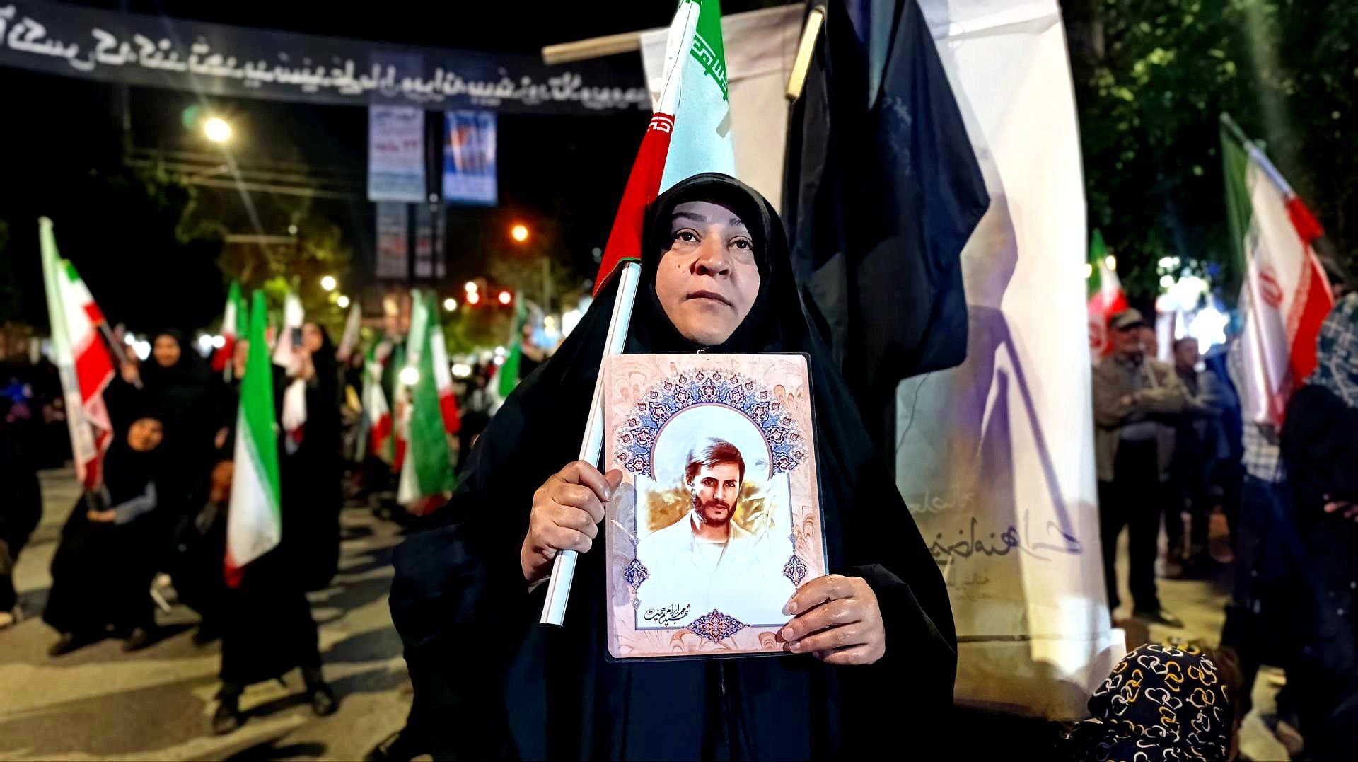 شب زنده داران آرمان خواه، در تجدید میثاق با شهدا