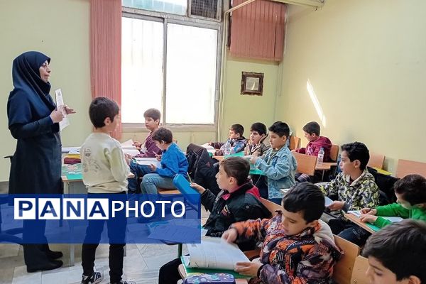 کارگاه ‌های استعداد‌یابی در پژوهش سرای دانش آموزی بصیرت یک ناحیه دو شهرری 