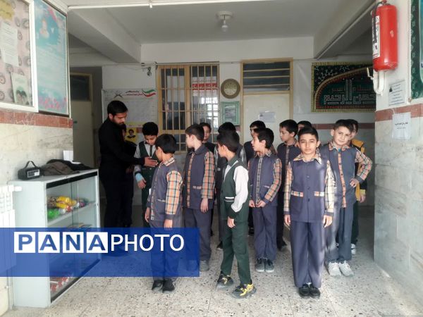 برگزاری جلسات تمرین سرود همگانی به‌مناسبت عید مبعث در آموزشگاه شهید پسندیده فدافن