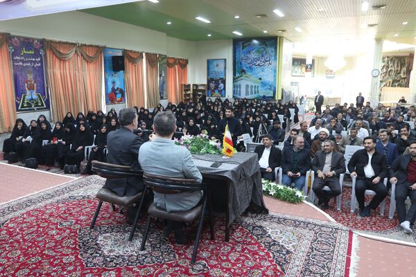 نشست صمیمی هم‌افزایی مربیان قرآنی استان خراسان رضوی