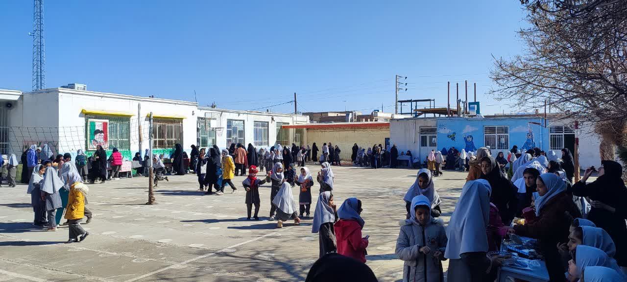  بازارچه مدرسه شهید نجفی فدافن کاشمر