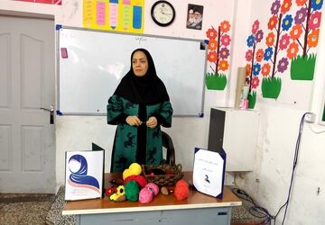 آموزش هنر بافتنی به دانش‌آموزان در راستای اجرای طرح زندگی ایرانی اسلامی