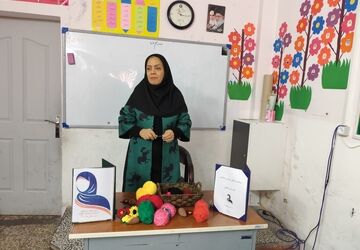 آموزش هنر بافتنی به دانش‌آموزان در راستای اجرای طرح زندگی ایرانی اسلامی