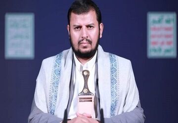 رهبر انصارالله: ناو آمریکایی «ترومن» در لاک دفاعی فرو رفته است