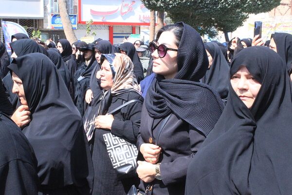 تشییعی که بهارستان را یکپارچه عزادار و مفتخر کرد