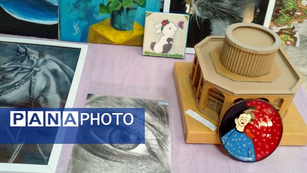 نمایشگاه هنر در مدرسه عطیه۲ ناحیه هفت مشهد مقدس