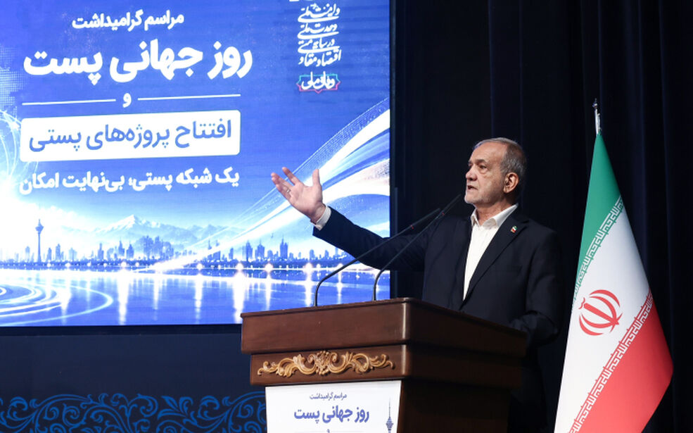 هرگز در برابر زورگویی دشمنان سر خم نخواهیم کرد/ با کمک مردم خواهیم توانست بر همه مشکلات غلبه کنیم
