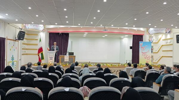 اولین جلسه انجمن اولیا و مربیان دبیرستان رئیس زاده شهرستان خلیل آباد 