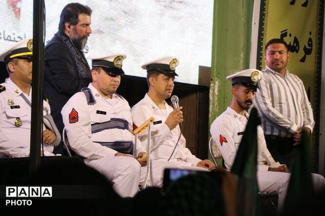 حضور بازماندگان ناوشکن دنا؛در میدان شهید آیت الله خامنه ای وتجلیل از ایثارگری مدافعان وطن