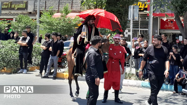 قافله عزاداری ظهر تاسوعا به یاد علمدار کربلا