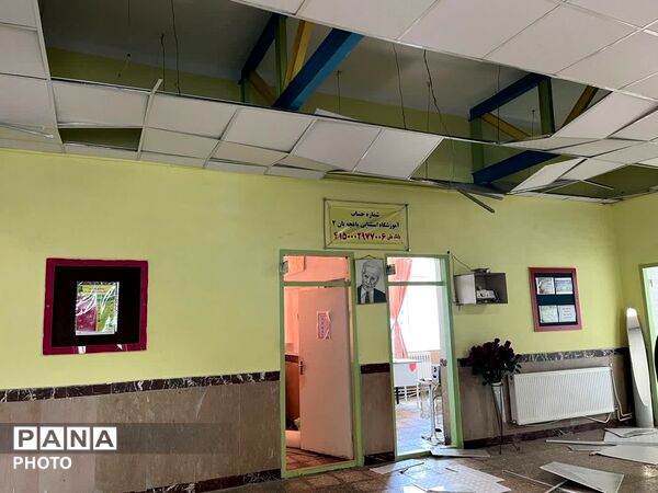 نیمکت‌های خالی، روایت‌های جهانی